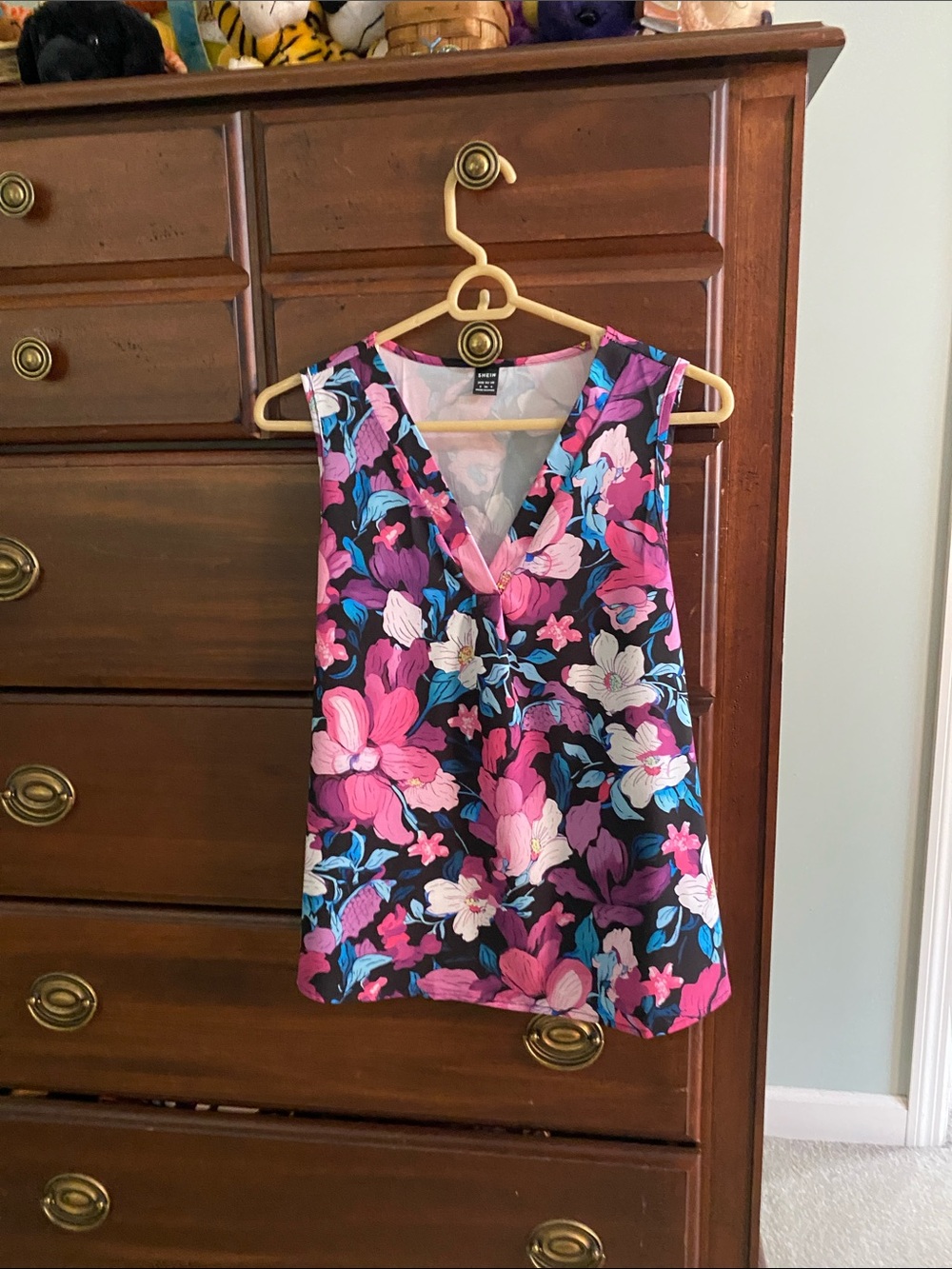 SHEIN Black Floral V-Neck Sleeveless Camisole - Pink, Blue & White